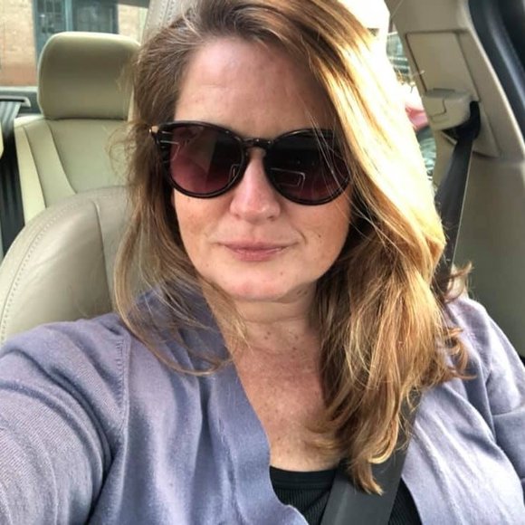 Profile Picture of Jennifer Ploskina (@ploskjl) on Poshmark