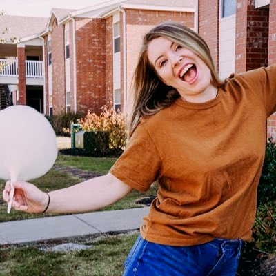 Profile Picture of Miss Olivia Capps (@MissOliviaCapps) on Twitter