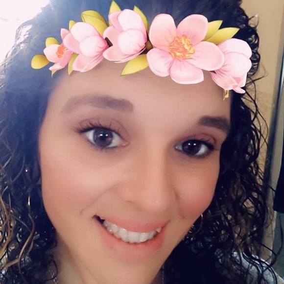 Profile Picture of Christine Emanuelson (@emanuelsonc) on Poshmark