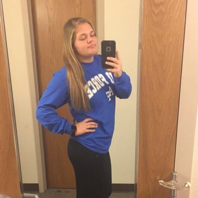 Profile Picture of Hannah Dingle (@h_dingaling) on Twitter