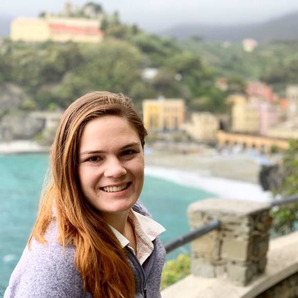 Profile Picture of Melanie Mironovich (@mmironovich) on Poshmark