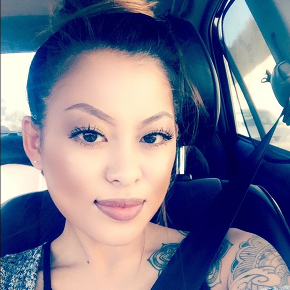 Profile Picture of Christina Phyathep (@stinaphy) on Poshmark
