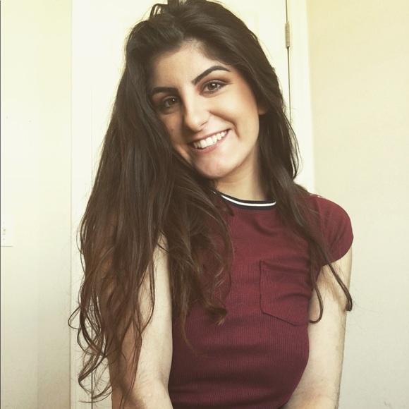 Profile Picture of Eleni Manouselis (@eleniiim) on Poshmark