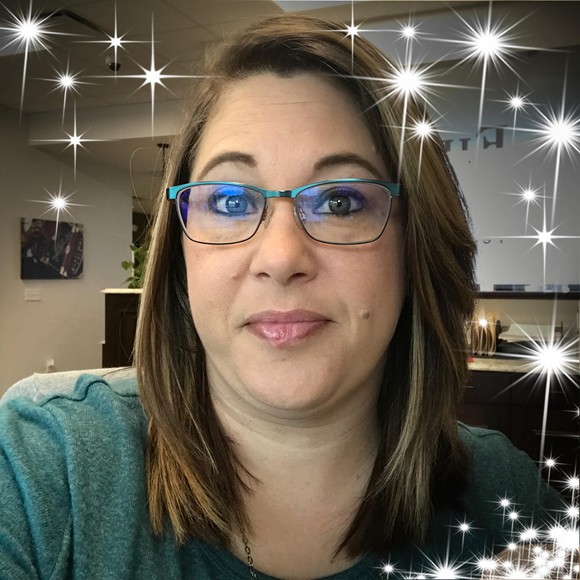 Profile Picture of Mandi Pfalzgraf (@justbeyou2020) on Poshmark