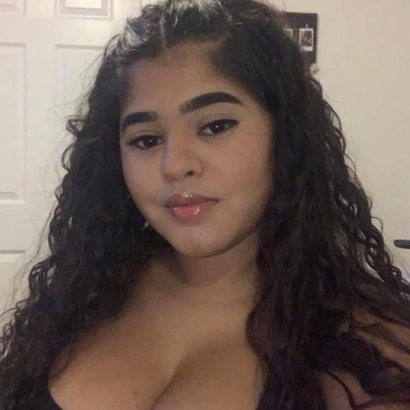 Profile Picture of Jorelys Peña (@bonillajorelys) on Poshmark