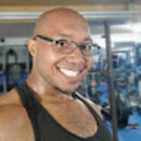 Profile Picture of Dominique Craigmiles (@dcraigmiles) on Poshmark