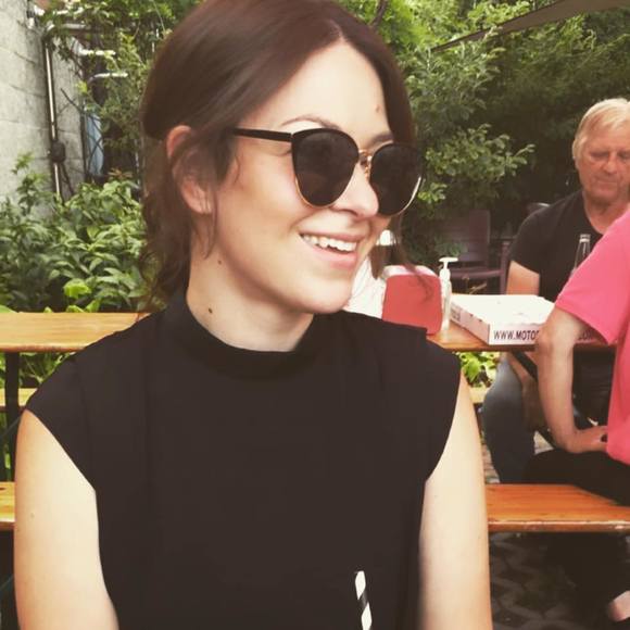 Profile Picture of Deanna Doulette (@deannadoulette) on Poshmark