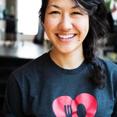 Profile Picture of Tracy Lawrence (@chewishgirl) on Twitter