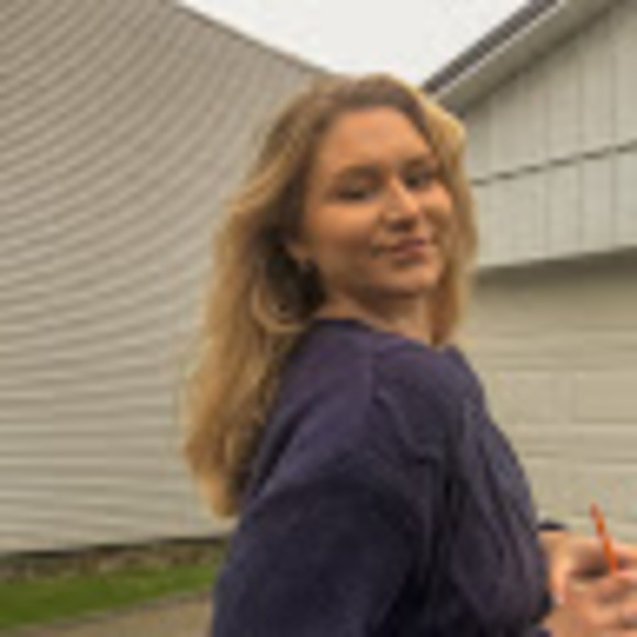 Profile Picture of Cameron Chaplick (@cami3300) on Poshmark