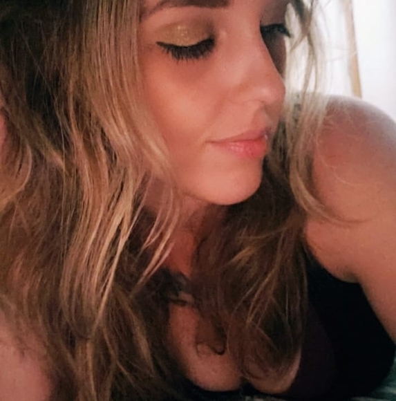 Profile Picture of Stephanie Irby (@irburt) on Poshmark