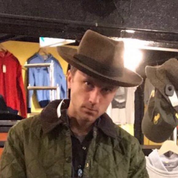 Profile Picture of Daniel Schuessler (@xschuesslerx) on Poshmark