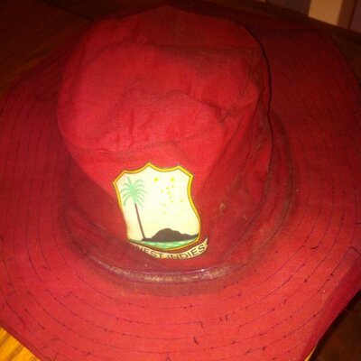 Profile Picture of Mark Vesey (@saintgrizz) on Twitter