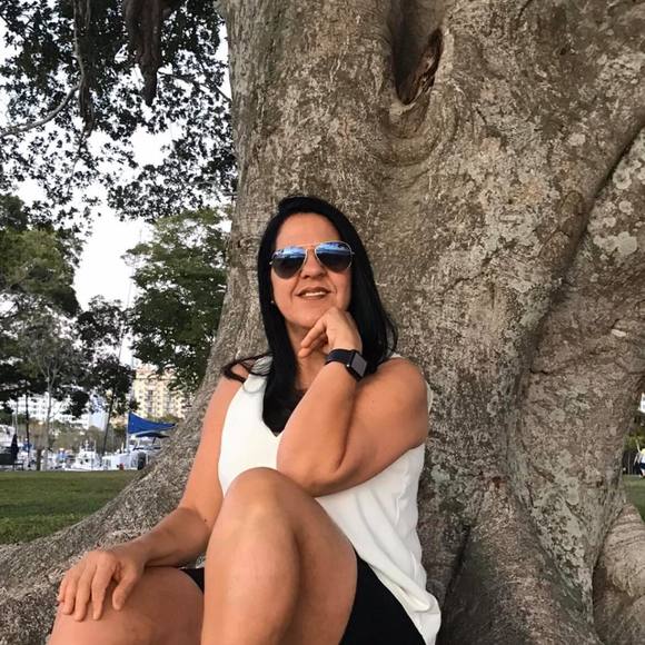 Profile Picture of Denise Marçal (@denisemarcal) on Poshmark