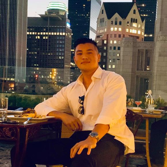 Profile Picture of Aaron Chang (@aaronchang16888) on Poshmark