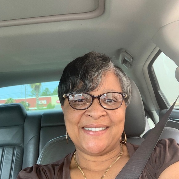 Profile Picture of Kimberly Torrey (@torreki) on Poshmark