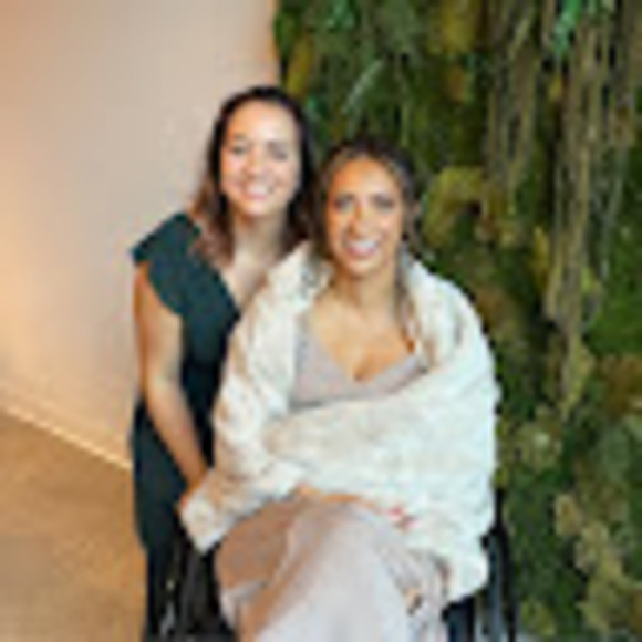 Profile Picture of Julianna Hansen (@tulip2592) on Poshmark