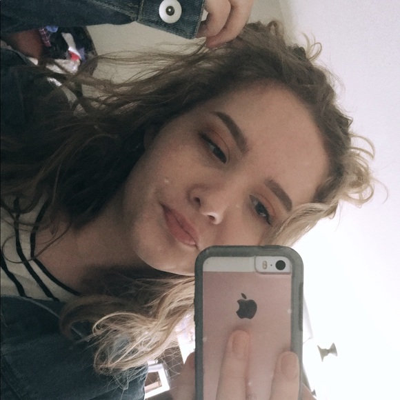 Profile Picture of Ava Adams (@avaladams1) on Poshmark