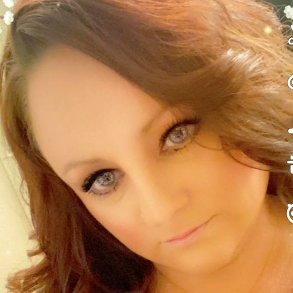 Profile Picture of Tina Curran mitchell (@ellsworthtina) on Poshmark