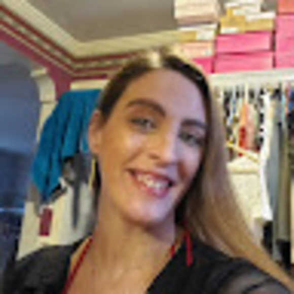 Profile Picture of Hollie Parsons (@hollieandjayden) on Poshmark