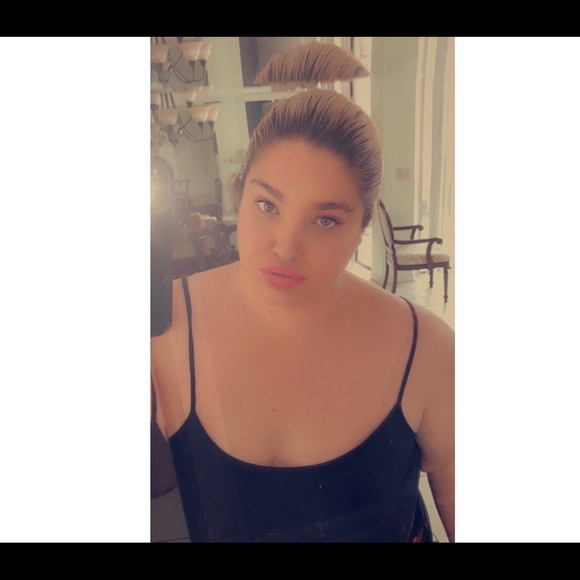 Profile Picture of Christina Scala (@christina_scala) on Poshmark