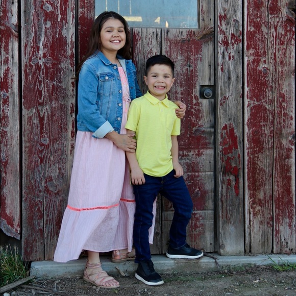 Profile Picture of Claribel Frenger (@clari23) on Poshmark