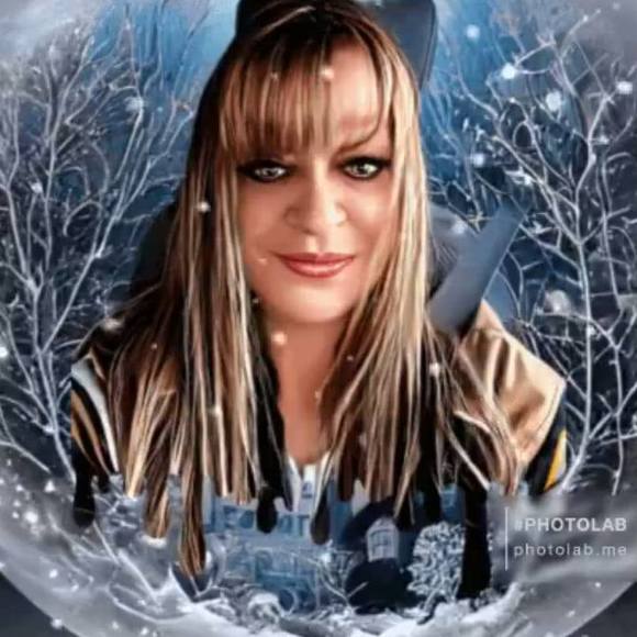 Profile Picture of Sandra Michael (@sandramichae381) on Poshmark