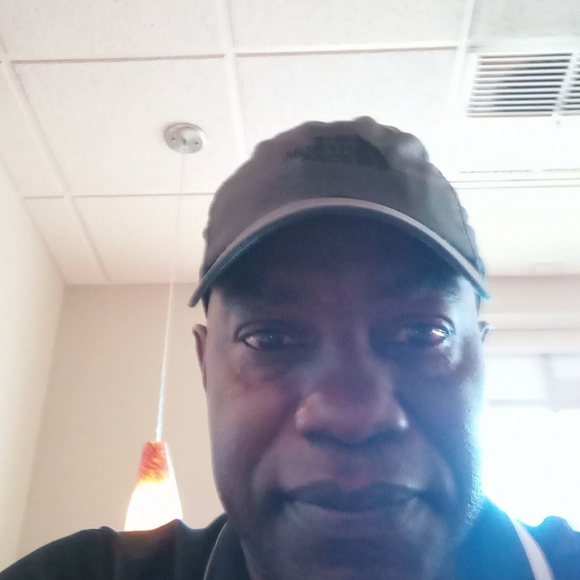 Profile Picture of Mark Reed (@mrmarkcog) on Poshmark