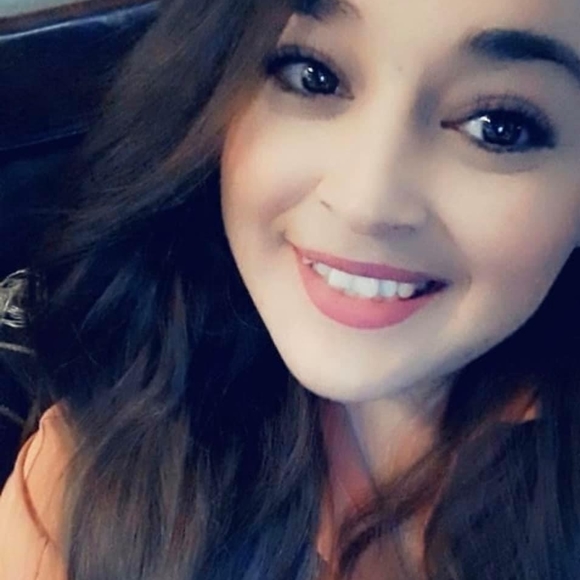 Profile Picture of Rocio Canales (@rociocanales80) on Poshmark