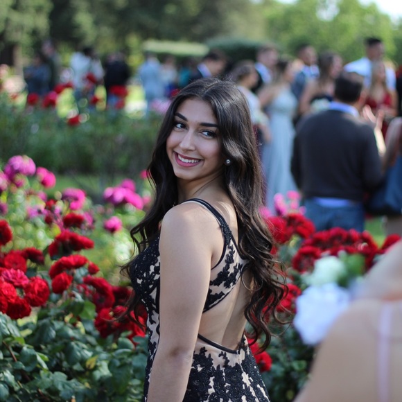 Profile Picture of Shadeh Shariat (@shadeh10) on Poshmark