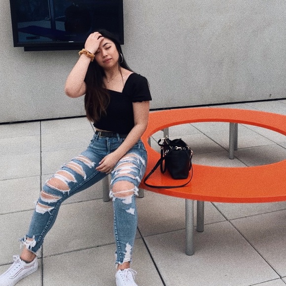 Profile Picture of Natasha Khoo (@txshk) on Poshmark