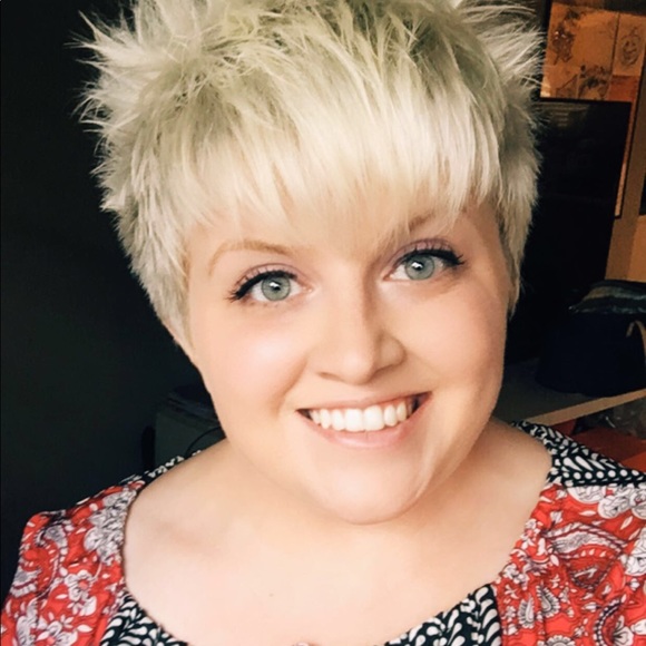 Profile Picture of Casey Sinclair (@csinclair838) on Poshmark