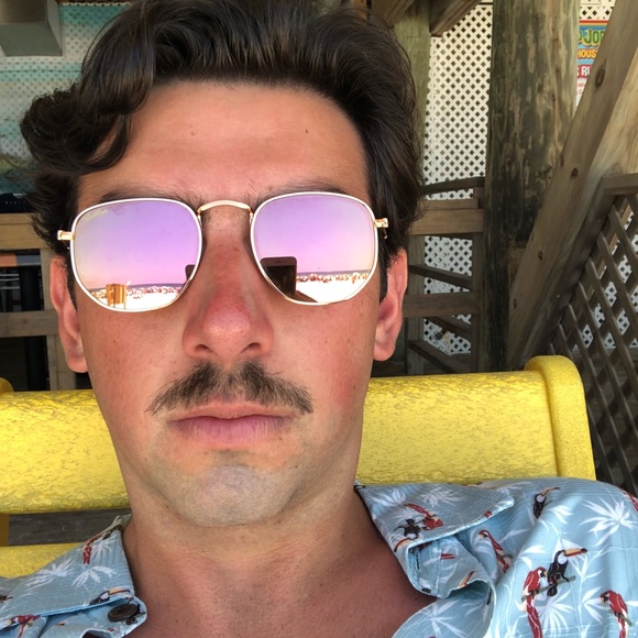 Profile Picture of Shea Easterling (@easterlingshea) on Poshmark