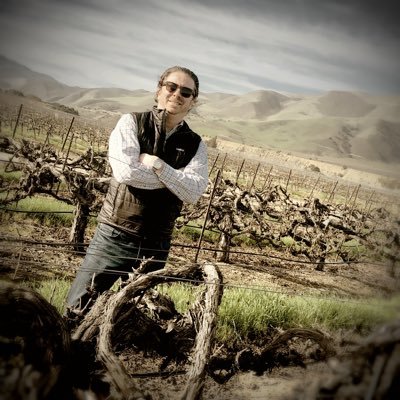 Profile Picture of DaveTheWineGuy (@david_enderle) on Twitter