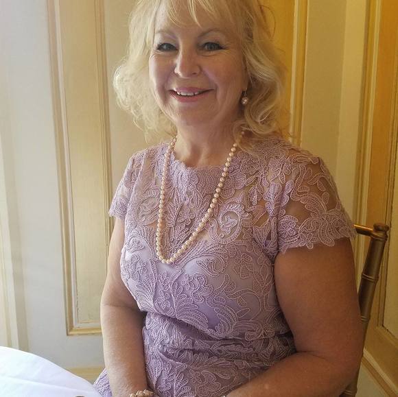 Profile Picture of Elaine Ganter (@elaineganter) on Poshmark