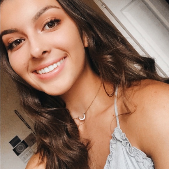 Profile Picture of Kate Mccormack (@katemccormack16) on Poshmark