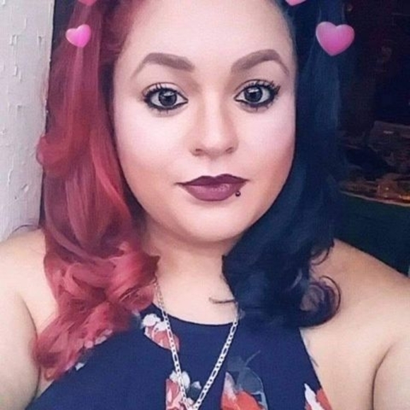 Profile Picture of Claudia Rodriguez (@cgomez0115) on Poshmark