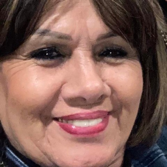 Profile Picture of Eloisa Garza (@eloisagarza1960) on Poshmark