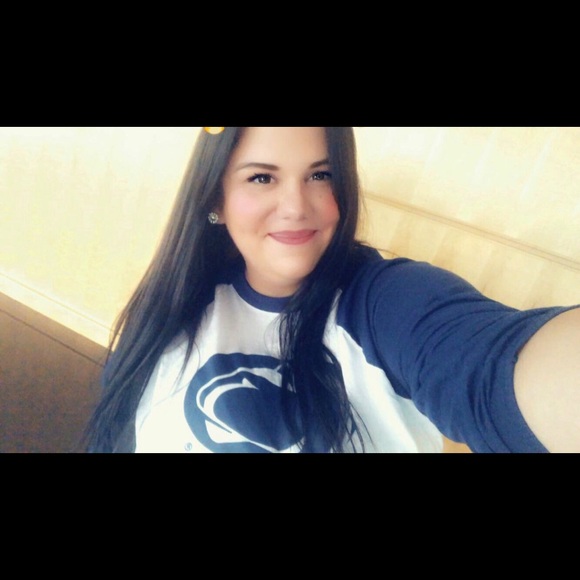 Profile Picture of Kylee Specht (@kepoygirl) on Poshmark