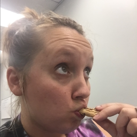 Tori Brideson - Poshmark Profile Picture of Tori Brideson (@toritore) on Poshmark