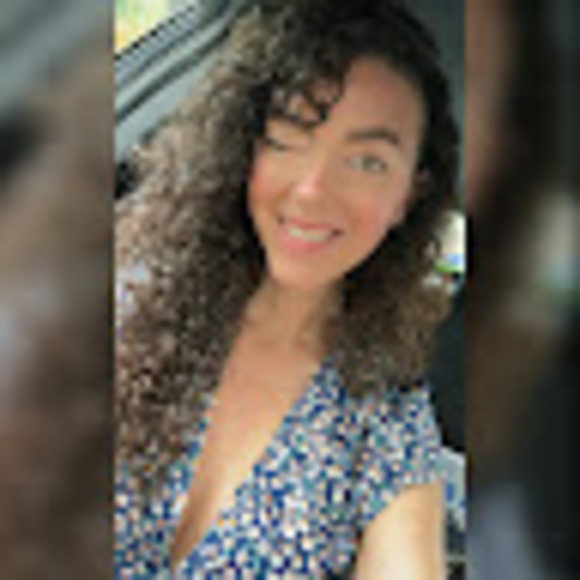 Profile Picture of Cailey Longhofer (@cutlinegraphics) on Poshmark