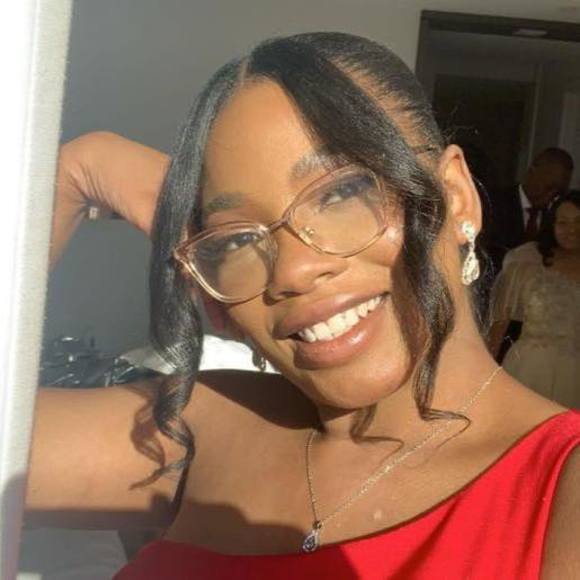 Profile Picture of Myrsha Cadet (@mcadet09) on Poshmark