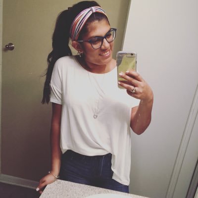 Profile Picture of Jess Bermudez (@jessypoo12) on Twitter