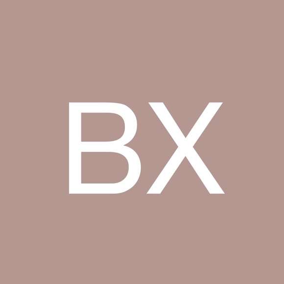 Profile Picture of Bin Xu (@wjdjdiedjjfnej) on Poshmark