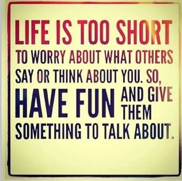 Profile Picture of Kim Isaacs (@stuggy13) on Poshmark