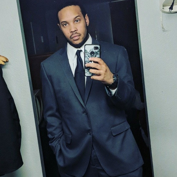 Profile Picture of Chris Daigle (@young_wizdom) on Poshmark