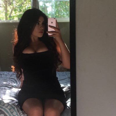 Profile Picture of Vanessa Ibarra (@nessieibarra) on Twitter