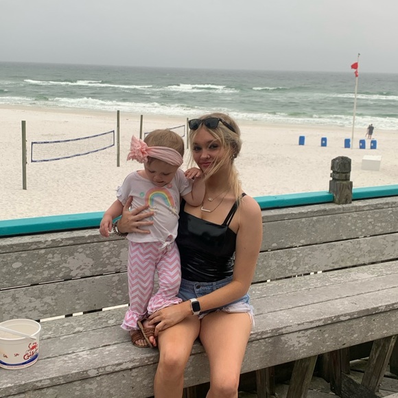 Profile Picture of Lexi Keveryn (@lexikeveryn) on Poshmark