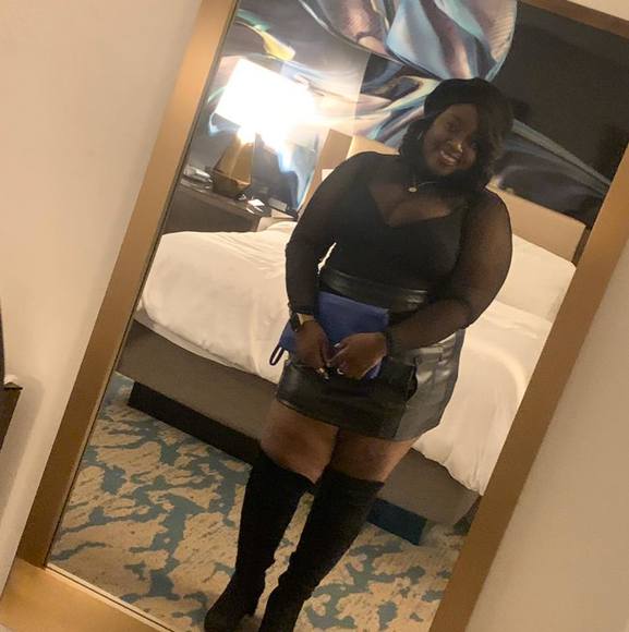 Profile Picture of Ieishia Simmons (@esha1225) on Poshmark