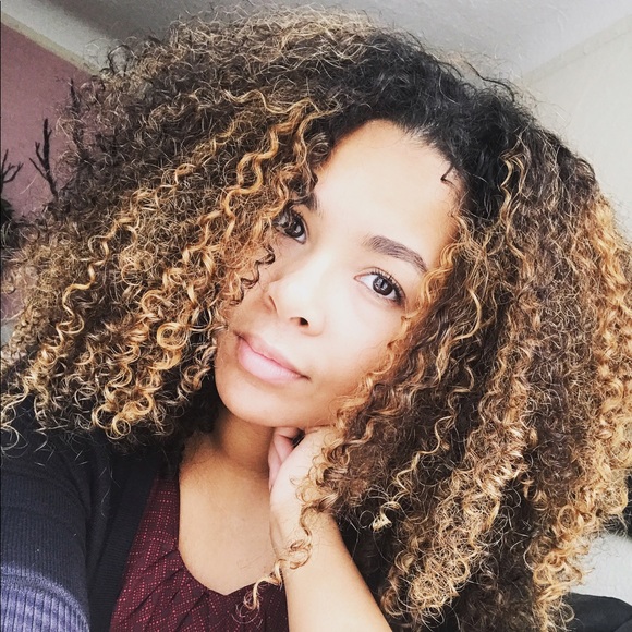 Profile Picture of Dominique Anderson (@domi0507) on Poshmark