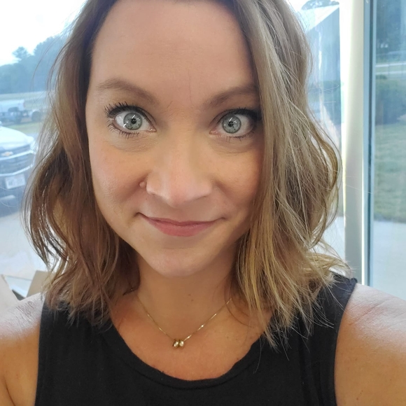 Profile Picture of Kari Chermack (@kchernack) on Poshmark